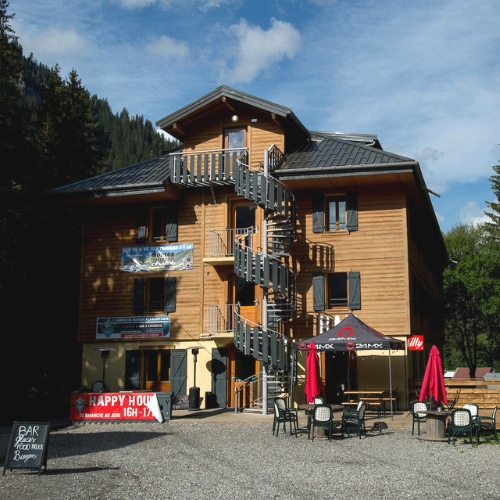 chatel hostel auberge